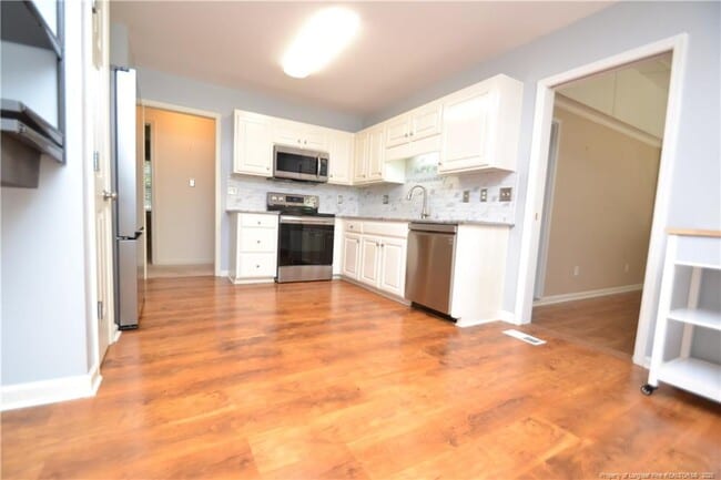 Building Photo - 5909 Royal Coach Ct