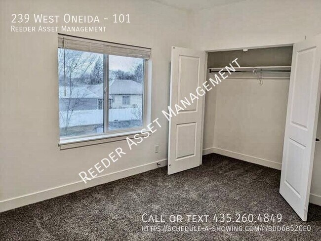 Building Photo - 239 West Oneida-101