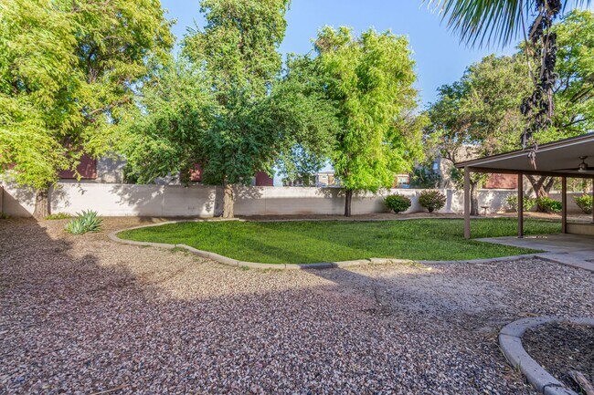 Building Photo - 3-bedroom plus bonus room with 3-car garage on large lot