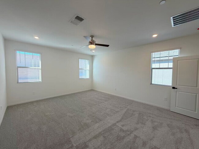 Building Photo - 519 La Vis Acrs Ln