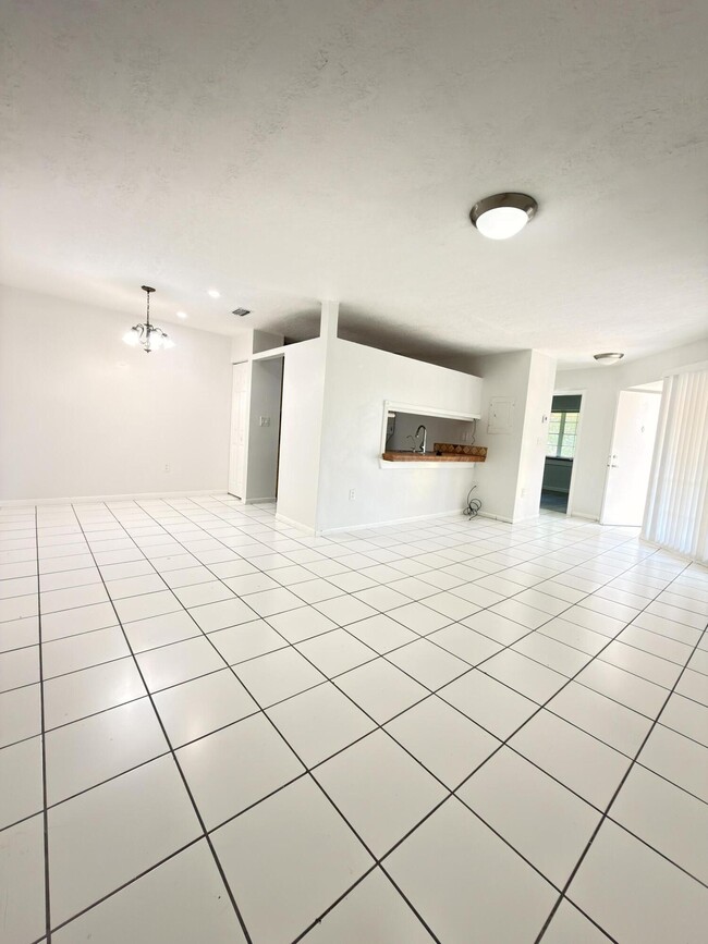 Building Photo - 15605 SW 74th Cir Dr