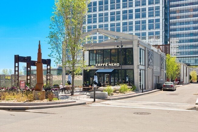 Building Photo - 375 Canal St