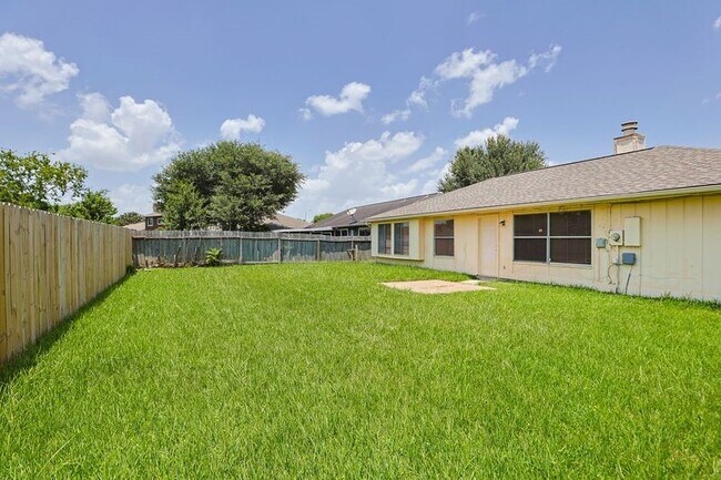 Building Photo - 8215 Summer Quail Dr