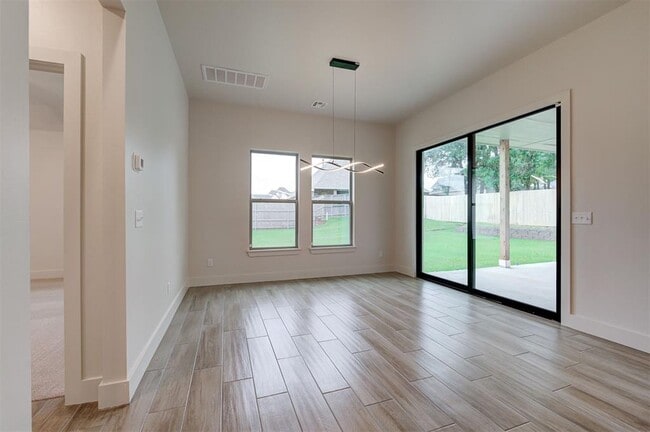 Building Photo - 4616 Maple Rdg Dr