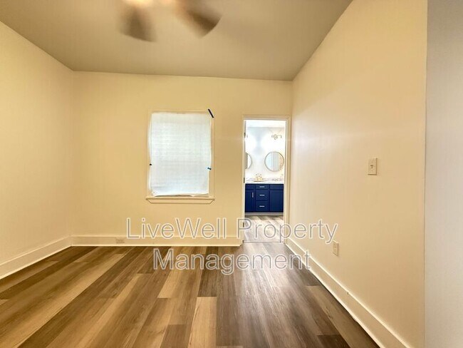 Building Photo - 7708 6th Ave N