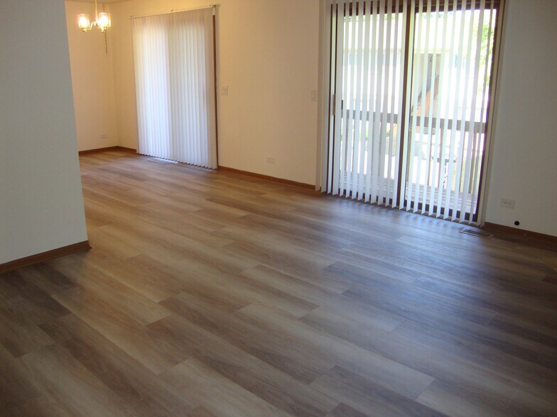 Building Photo - 295 Woodridge Cir