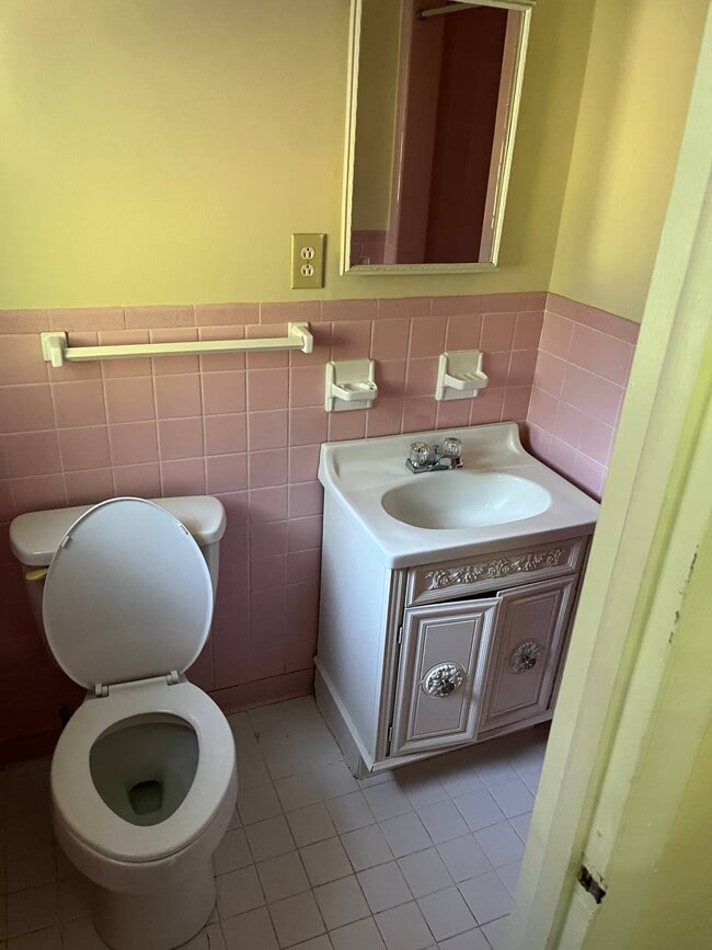Building Photo - 302 Satterwhite Dr