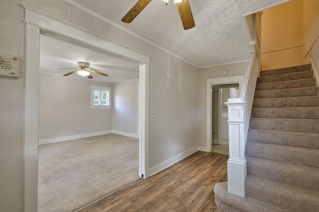 Building Photo - Great 4 Bedroom in 16th st Heights