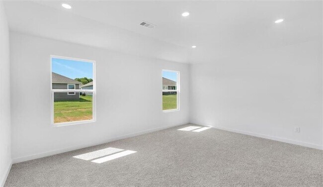 Building Photo - 200 NW Bellflower St