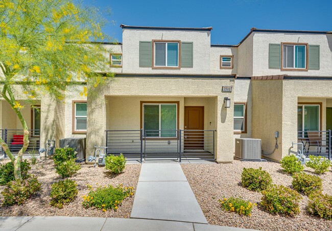 Primary Photo - Modern 3-Bedroom Townhome in Gated Community