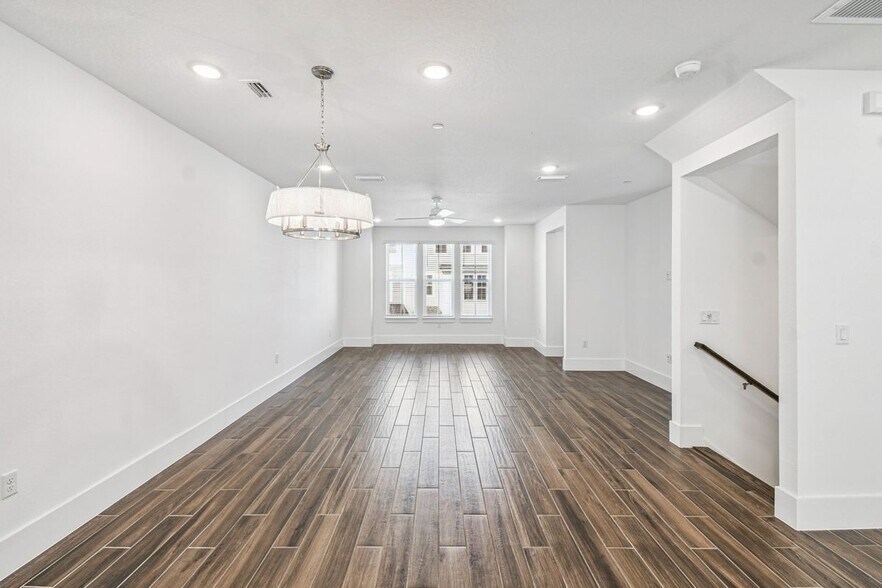 Building Photo - 1951 Risby Aly