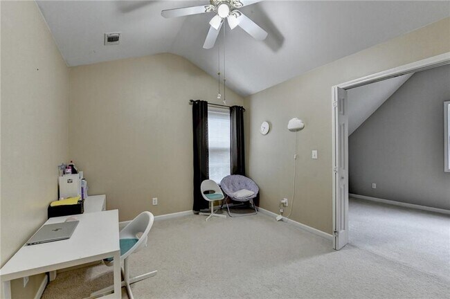 Building Photo - 2172 Woodbriar Dr