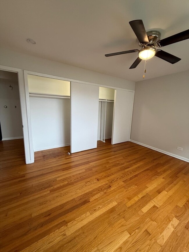 Building Photo - 2431 N 76th Ct
