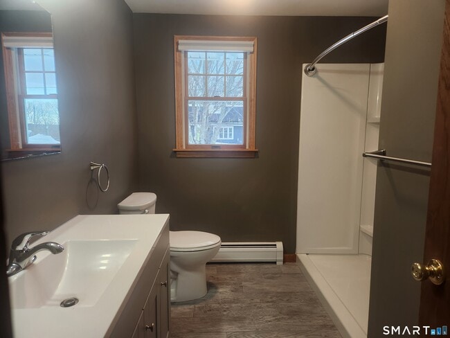 Building Photo - 8 Quinn St