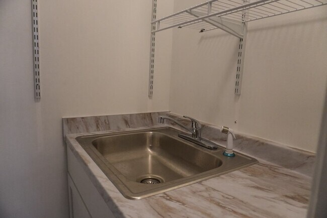 Building Photo - 2235 Diloreta Dr