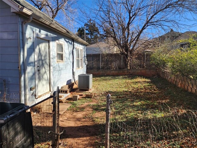 Building Photo - 616 NW 36th St