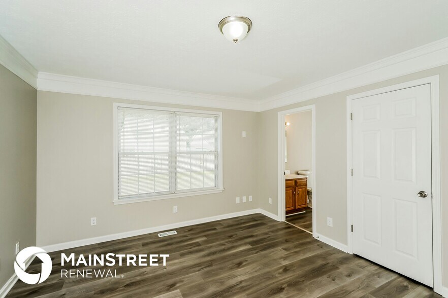 Building Photo - 8906 Greenmoore Dr