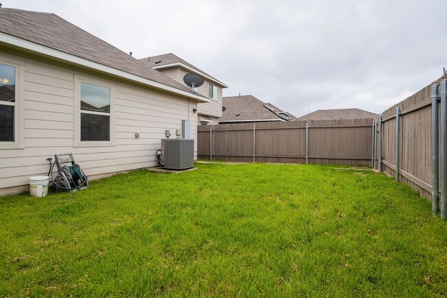 Building Photo - Heartwarming 3 Bedroom, 2 Bath Home in Hor...