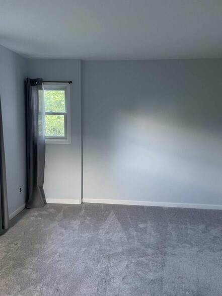 Building Photo - 3 Orchard Ln