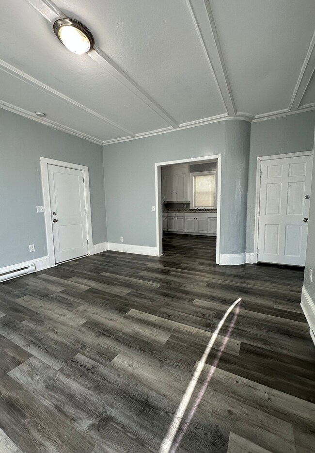 Building Photo - 66 Pecker St