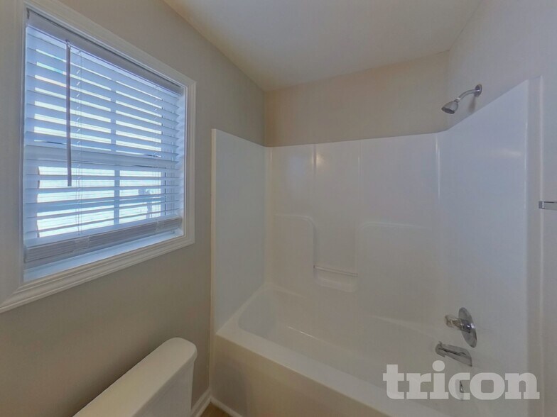 Building Photo - 177 Whetstone Way