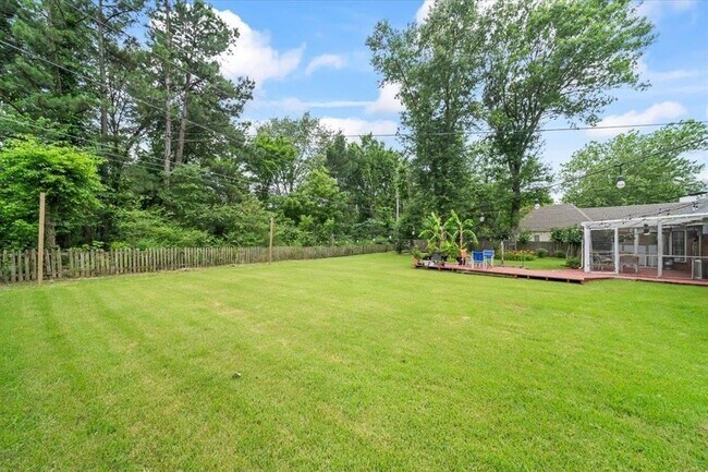 Building Photo - 8429 King William St