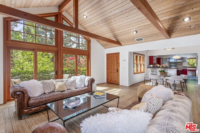 Building Photo - 27 Latimer Rd