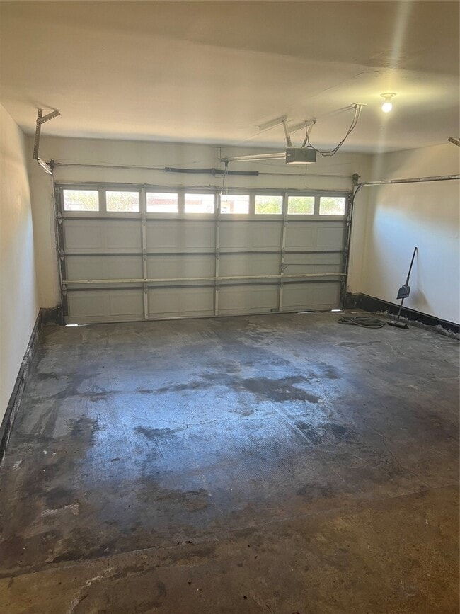 Building Photo - 5115 Autumn Forest Dr