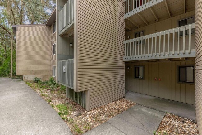 Building Photo - 83 SE 16th Ave