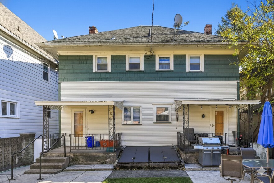 Building Photo - 807 N Irving Ave