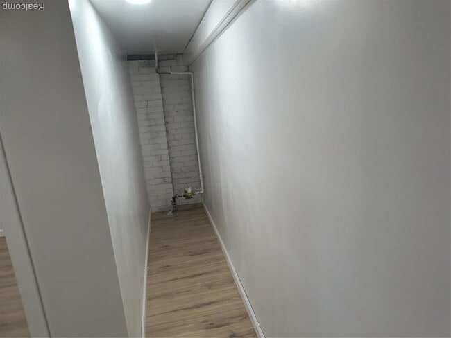 Building Photo - 18080 Westphalia St