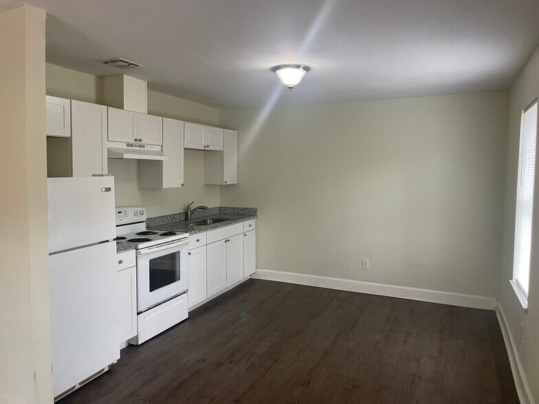 Building Photo - 6732 Apalachee Pky