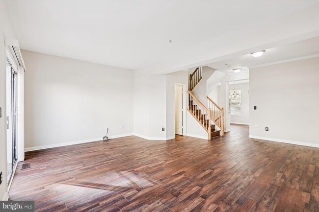 Building Photo - 3811 Eisenhower Ave