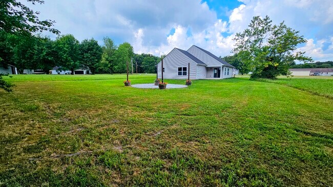 Building Photo - 178 Sitting Bull Dr