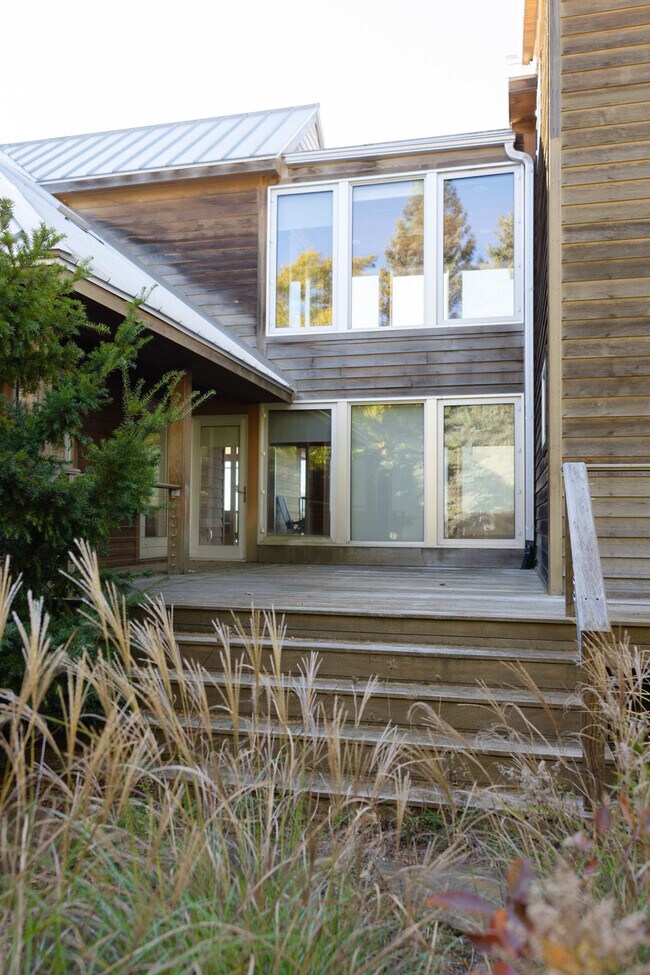 Building Photo - 11988 Cabana Shores Dr