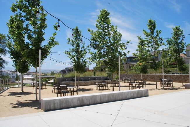 Building Photo - Beautifully Upgraded Contemporary Home in Wallis Ranch ! Close to Quarry Lane School !