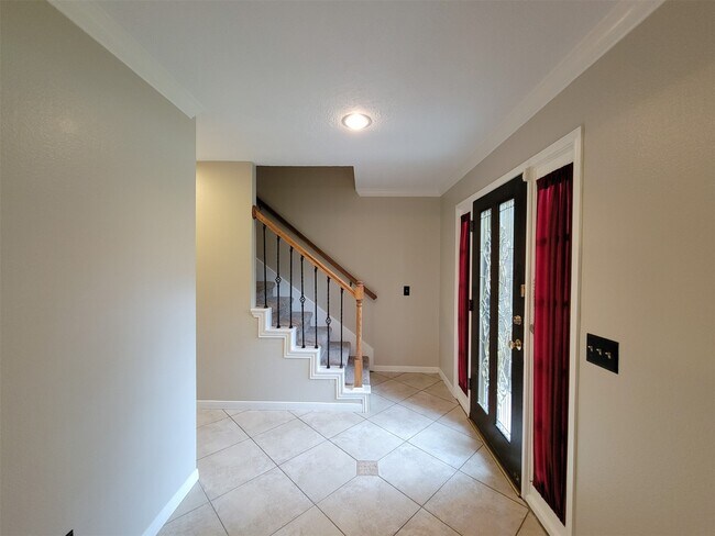 Building Photo - 17207 Meadow Heights Dr