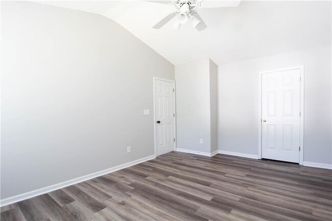 Building Photo - 2401 Oxwell Way