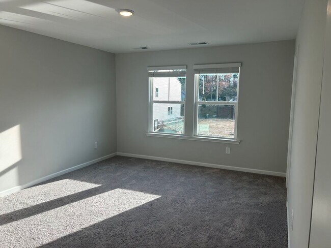 Building Photo - Spacious 3BR Townhome in Durham Near RTP, RDU & Downtown