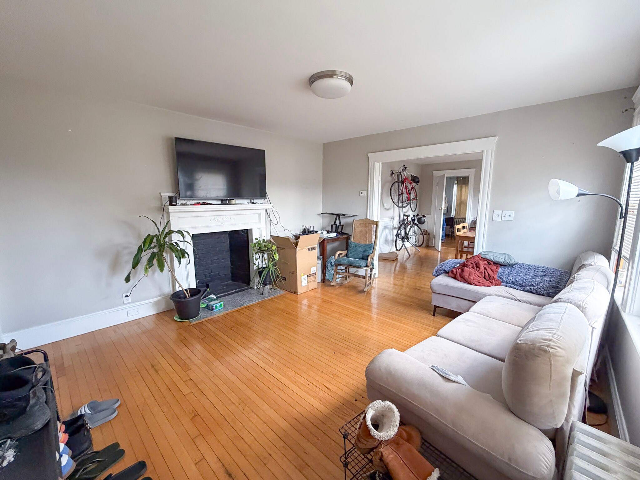 Living Room - 51 Leamington Rd