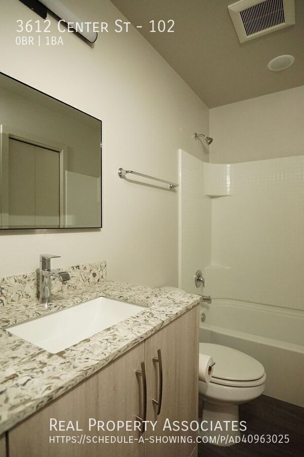 Building Photo - 3612 Center St