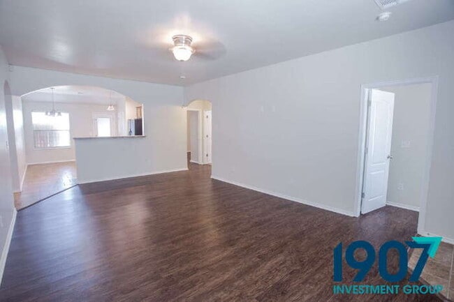 Building Photo - Sacious 4-Bedroom Home with Open Layout!