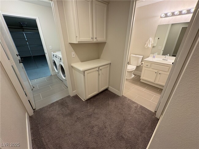 Building Photo - 8832 Villa Ridge Dr