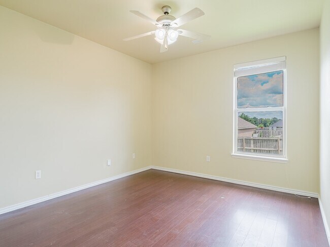 Building Photo - 4302 SW Brownstone Ave