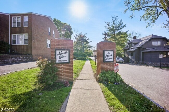 Building Photo - 390 Morris Ave