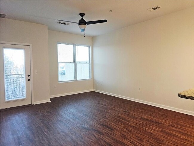 Building Photo - 870 Mayson Turner Rd NW