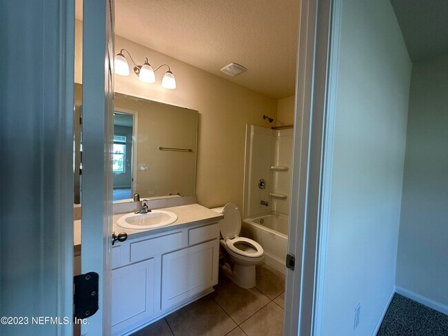 Building Photo - 110 Java Ln