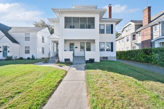 Building Photo - 89 Maplewood Ave