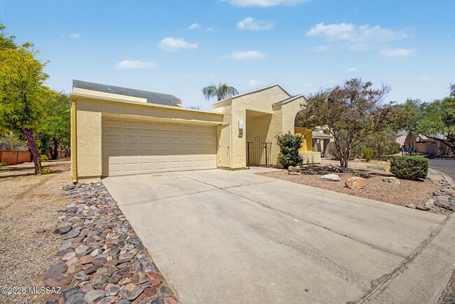 Building Photo - 5250 Woodspring Dr