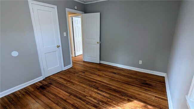 Building Photo - 1312 Kasandra Dr SE